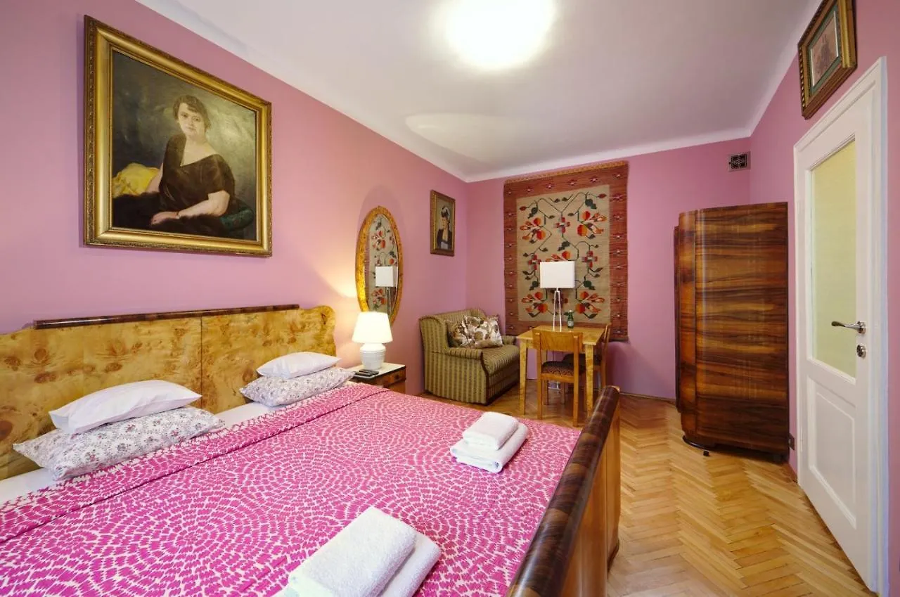 Apartament Polski Bezplatny Parking contacts